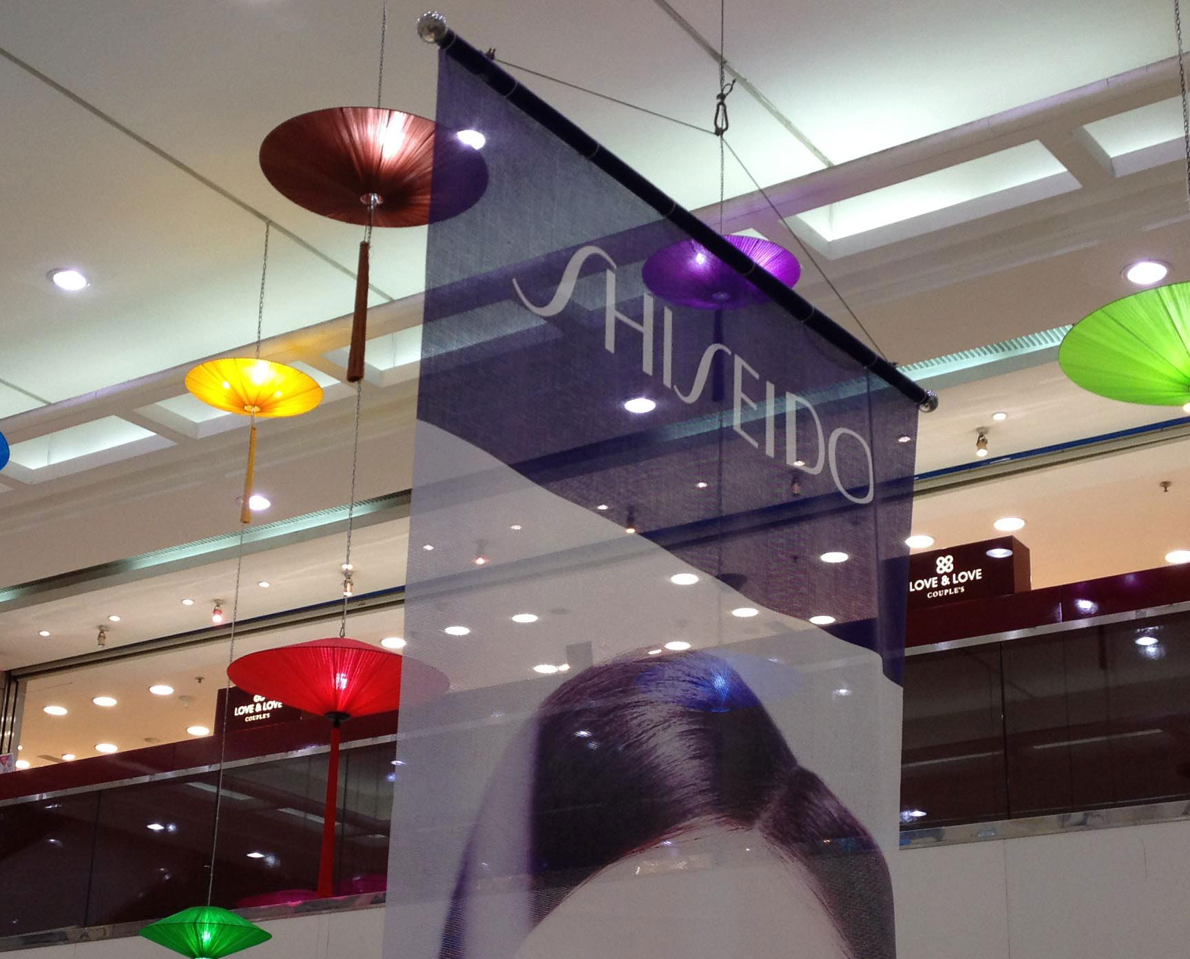 深圳生彩：双面网格布喷绘工厂，双面网格布